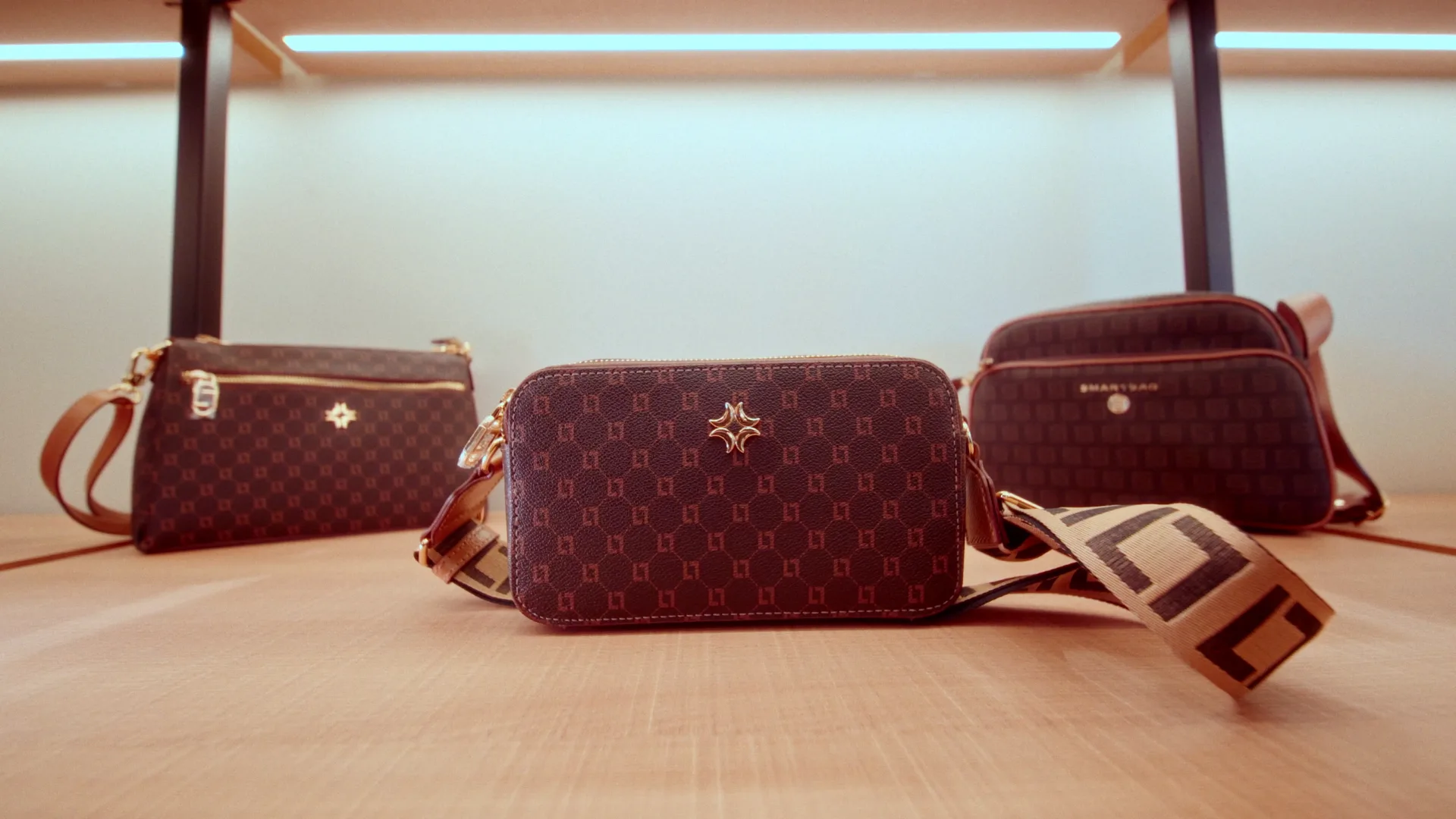 Pixolé 50 anos — bolsas em destaque